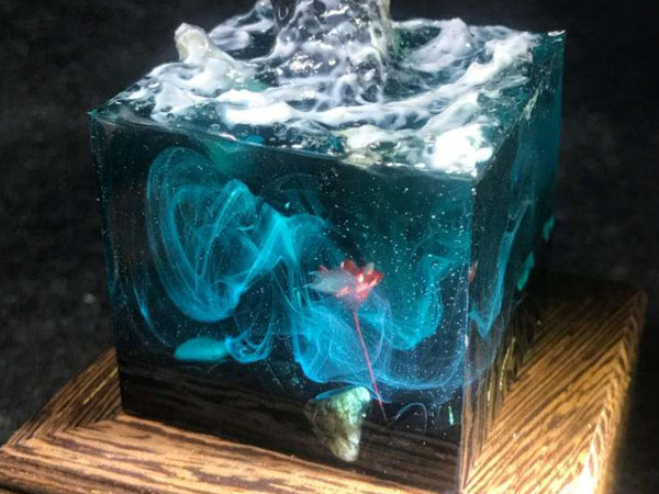 水晶滴膠與樹脂膠有什么關(guān)系，區(qū)別是什么